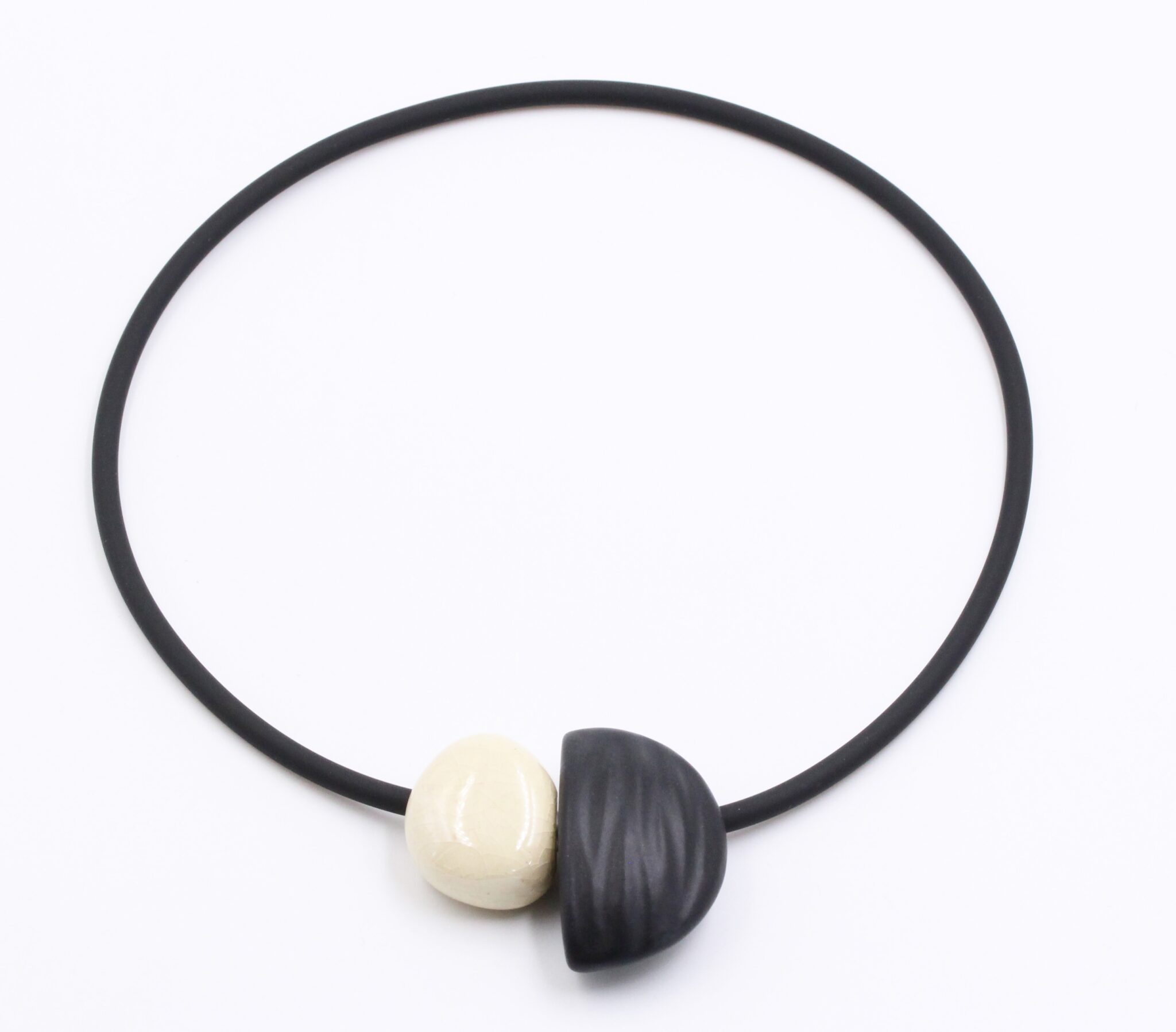 COLLIER LEO